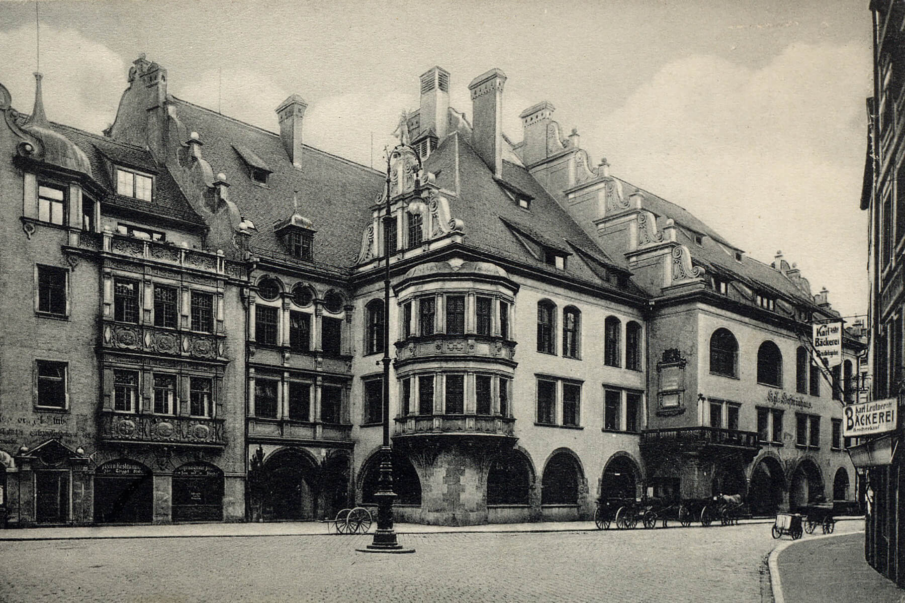 Black and white vintage photo of Hofbrauhaus